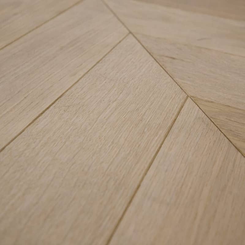 19 m² - Parquet en chêne massif Premier - Point de Hongrie - Brut